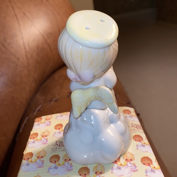 1995 Girl Angel On Cloud Salt & Pepper Shakers Precious Moments - Picture 3 of 10